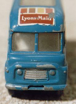 Matchbox 47B Commer Ice Cream Canteen (1963)