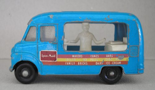 Matchbox 47B Commer Ice Cream Canteen