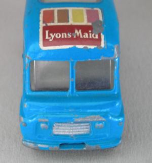 Matchbox 47B Commer Ice Cream Canteen