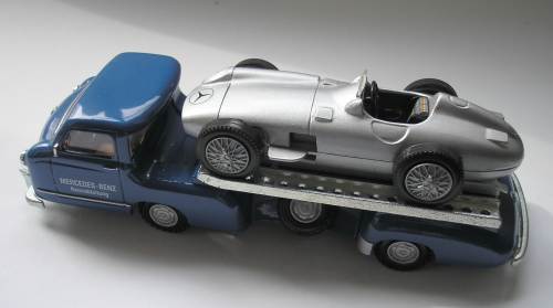 Conrad Mercedes Renntransporter / Racing Car Transporter (1954)