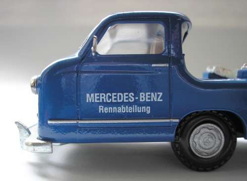 Conrad Mercedes Renntransporter / Racing Car Transporter (1954)