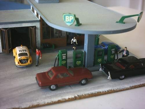 Tankstelle / Petrol Station